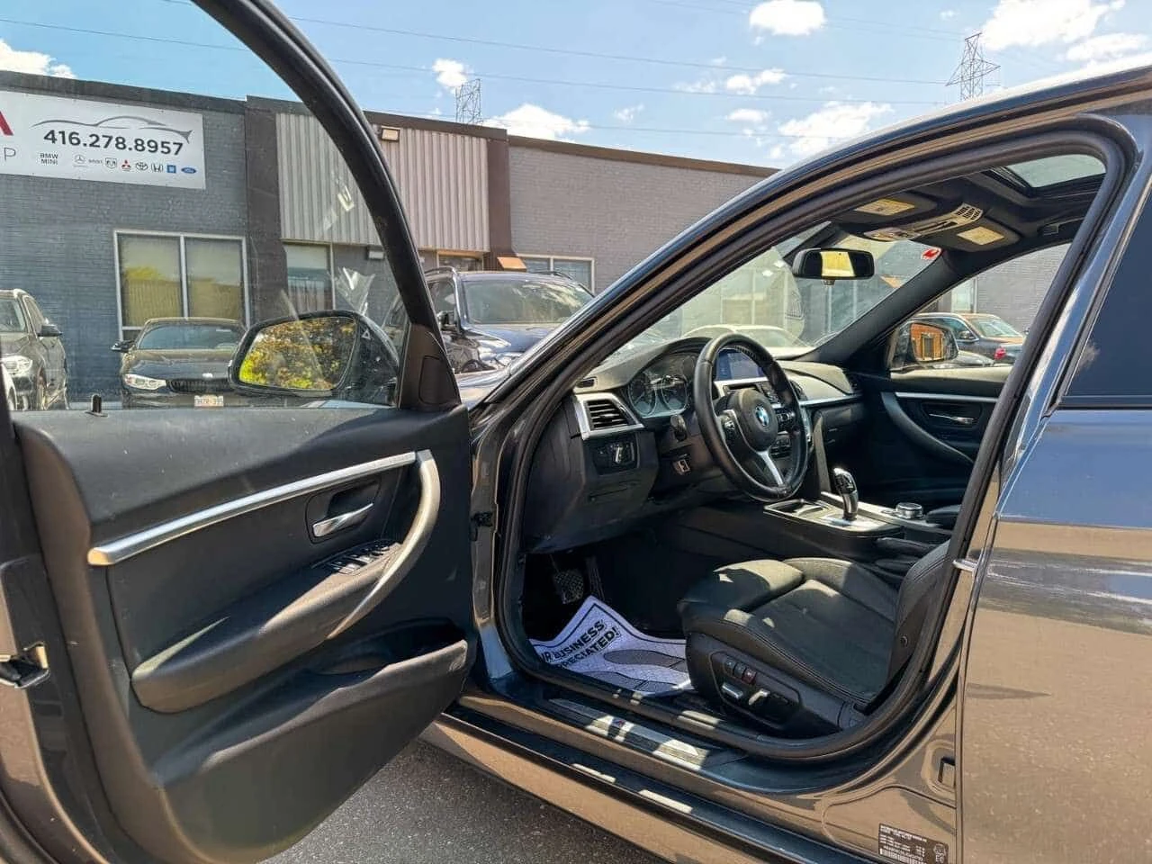 BMW 330 * 330i xDrive Sedan * CARFAX * ЦЕНА ДО БГ, снимка 11 - Автомобили и джипове - 54904640