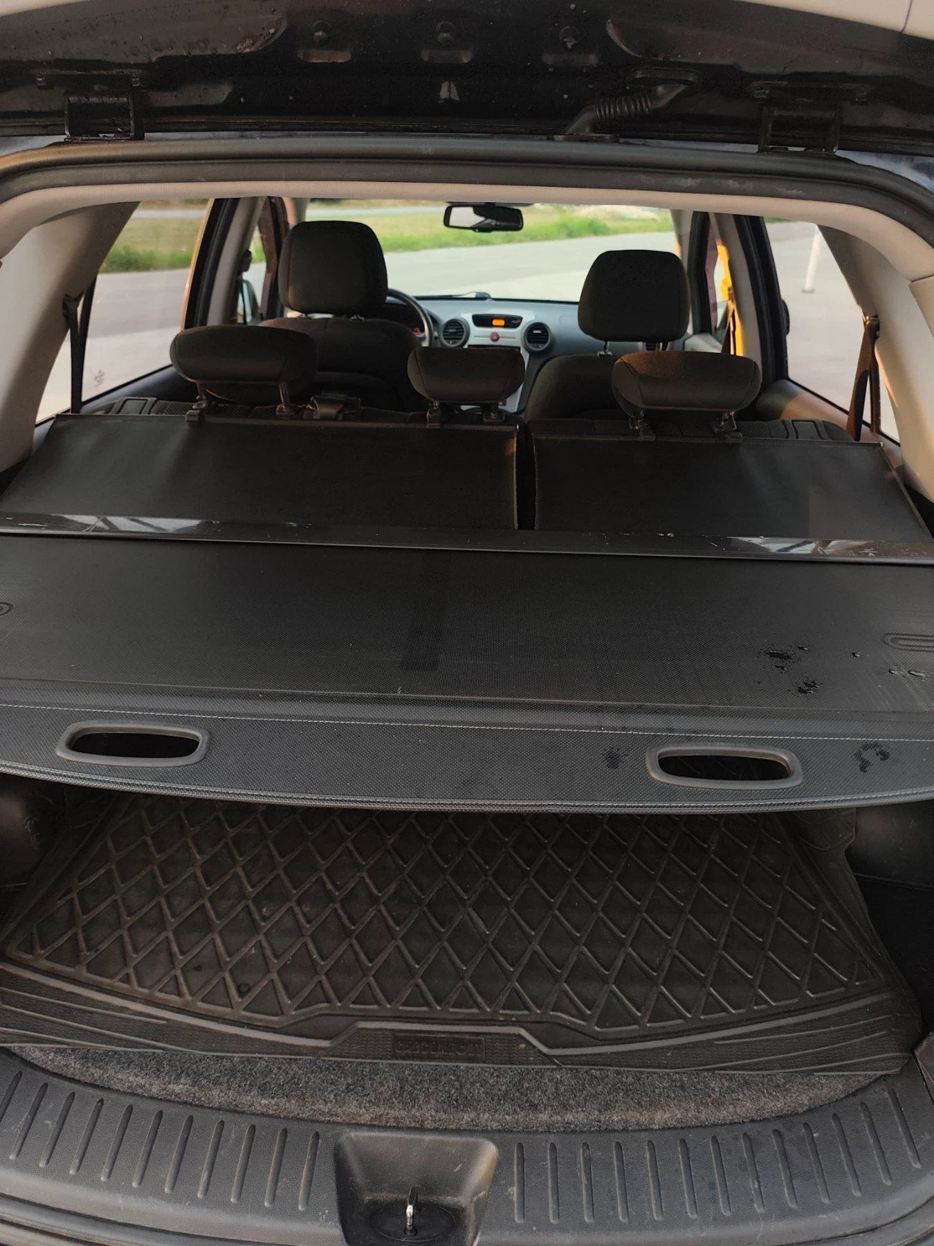 Kia Carens 2.0I, LPG- Lovato, Facelift, климатроник, теглич!, снимка 12 - Автомобили и джипове - 55138392