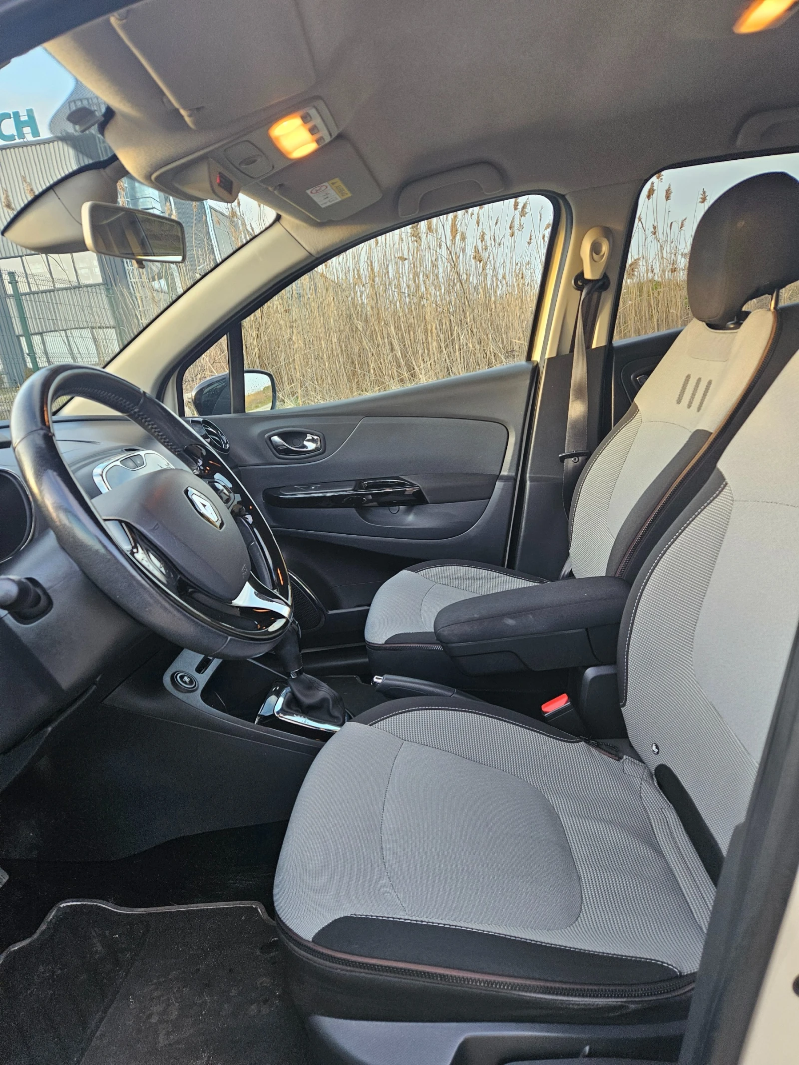 Renault Captur 1.5 DCI, снимка 8 - Автомобили и джипове - 55176248