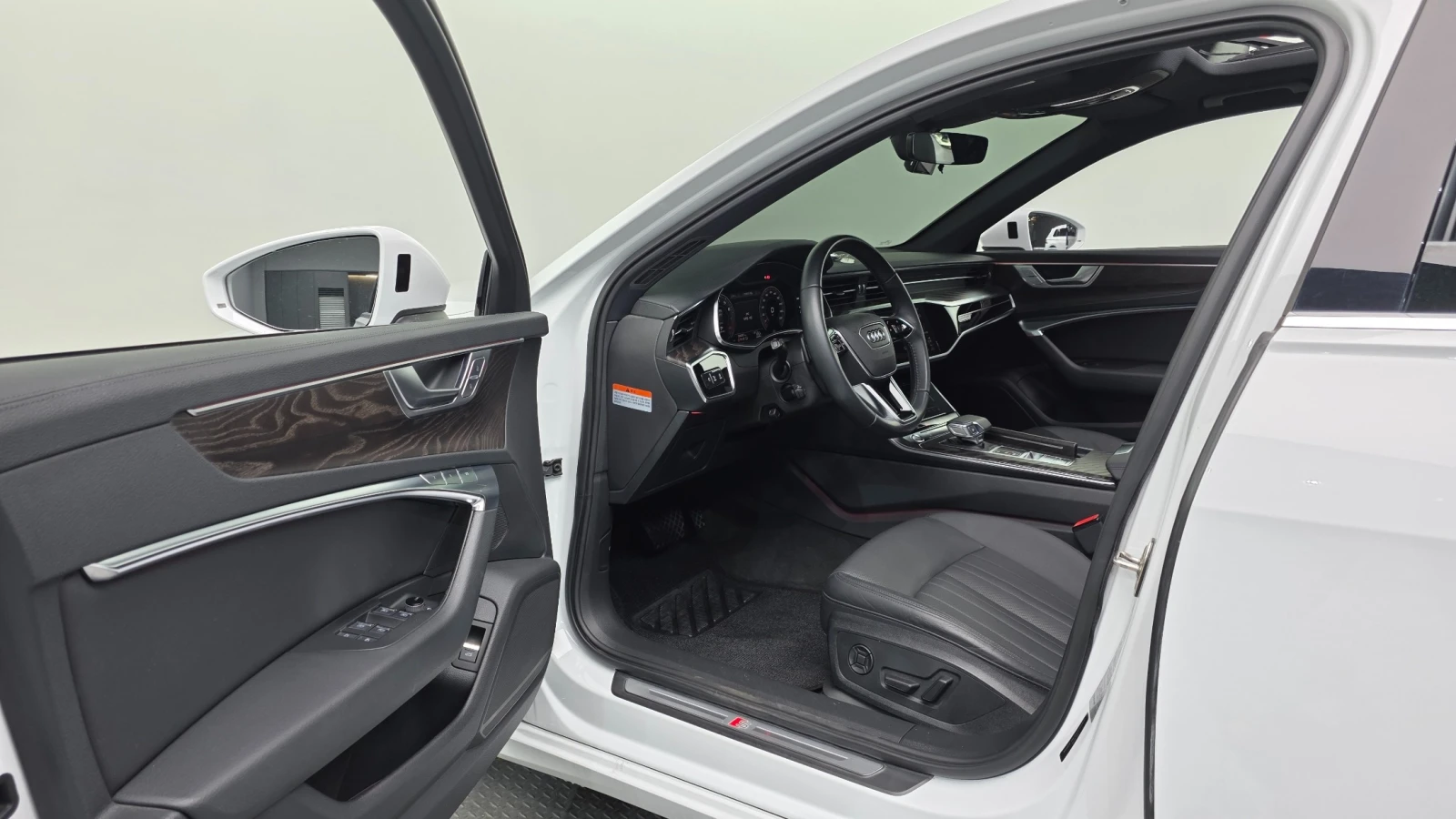 Audi A6 2.0 45TFSI Quattro, FULL , снимка 12 - Автомобили и джипове - 55313877