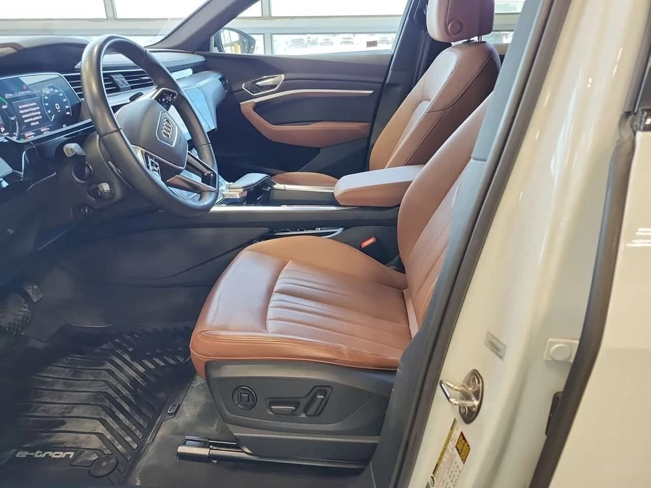 Audi E-Tron * PROGRESSIV * CARFAX * ����� �� �����������  | Mobile.bg � ����������� 5