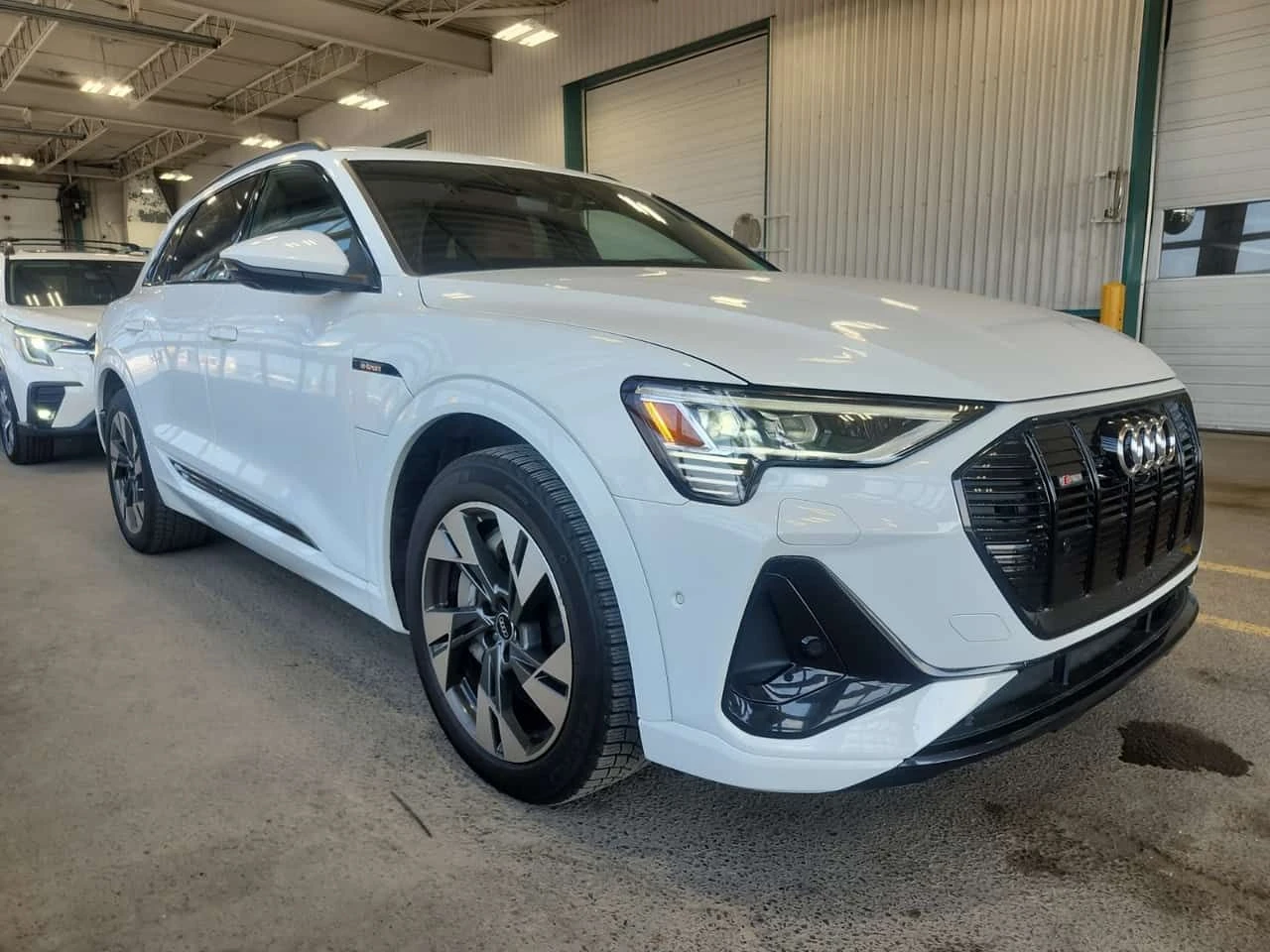 Audi E-Tron * PROGRESSIV * CARFAX * ����� �� �����������  | Mobile.bg � ����������� 2
