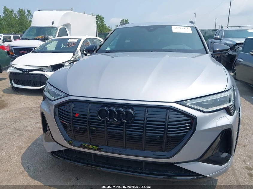 Audi E-Tron S Prestige Quattro, снимка 12 - Автомобили и джипове - 55534817