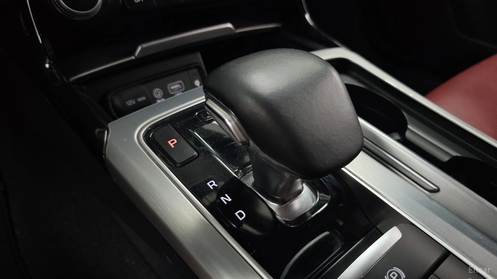 Kia Stinger 3.3 GT - DISTRONIC - HUD - ОБДУХ - LEXICON -360CAM, снимка 9 - Автомобили и джипове - 56113772