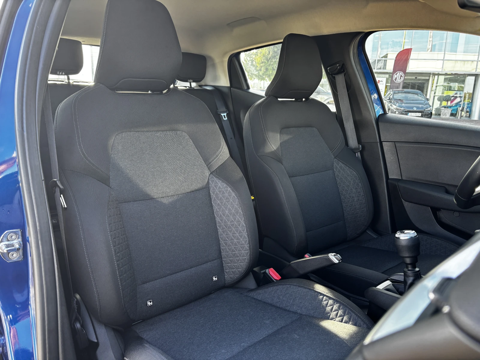 Renault Clio TcE BVM 90, снимка 15 - Автомобили и джипове - 56596214