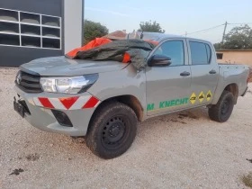 Toyota Hilux 2.4D4D, снимка 1