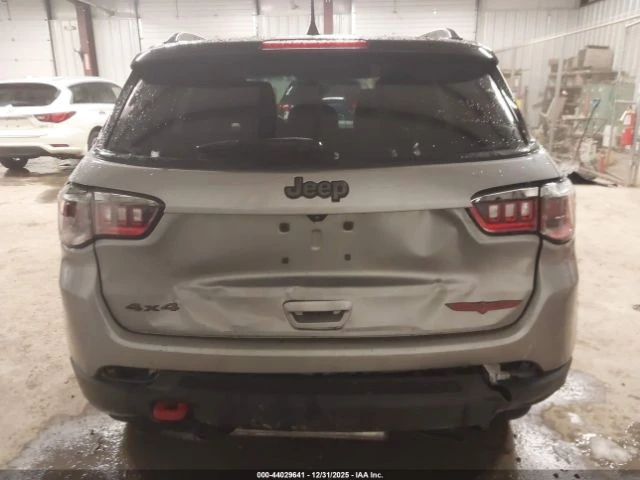 Jeep Compass TRAILHAWK 4X4ЛУКС КОМПАКТЕН ПРОХОДИМ ОФРОУД, снимка 7 - Автомобили и джипове - 53208989