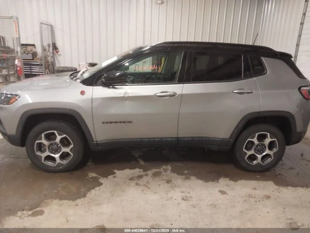 Jeep Compass TRAILHAWK 4X4ЛУКС КОМПАКТЕН ПРОХОДИМ ОФРОУД, снимка 8 - Автомобили и джипове - 53208989