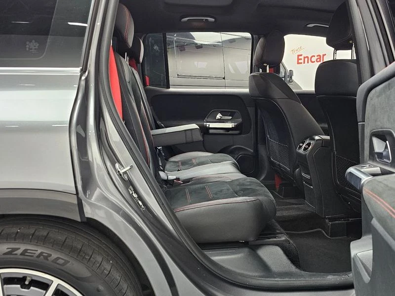 Mercedes-Benz GLB35AMG 2.0 260920 Automatic, снимка 11 - Автомобили и джипове - 55835926