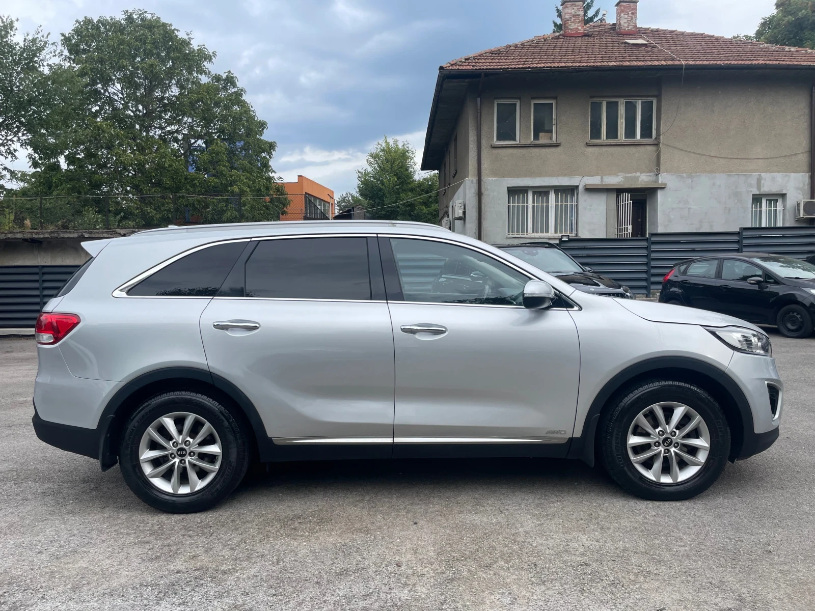 Kia Sorento 2.2CRDI 4WD 200HP 7Местен - изображение 7