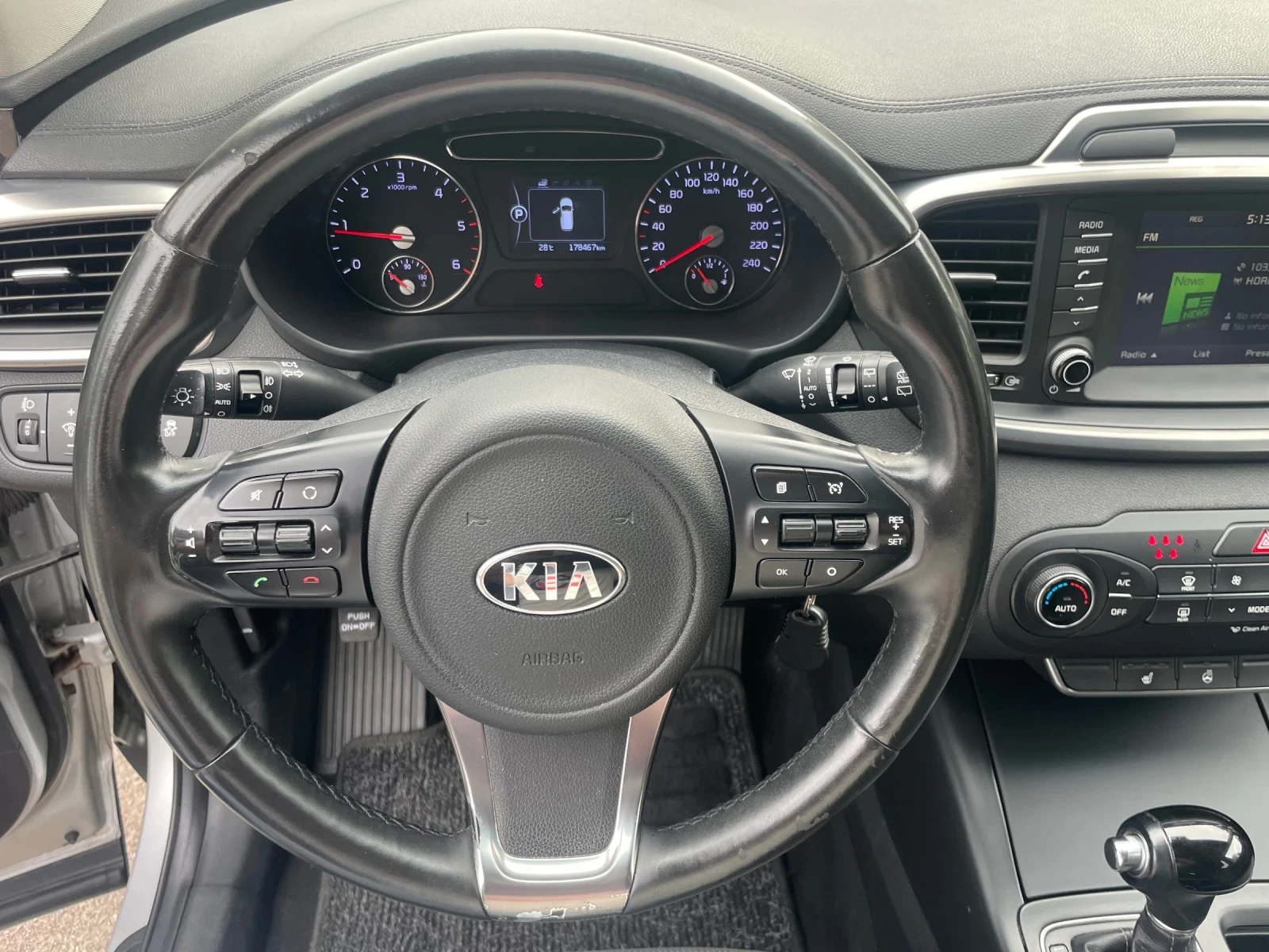 Kia Sorento 2.2CRDI 4WD 200HP 7Местен - изображение 9