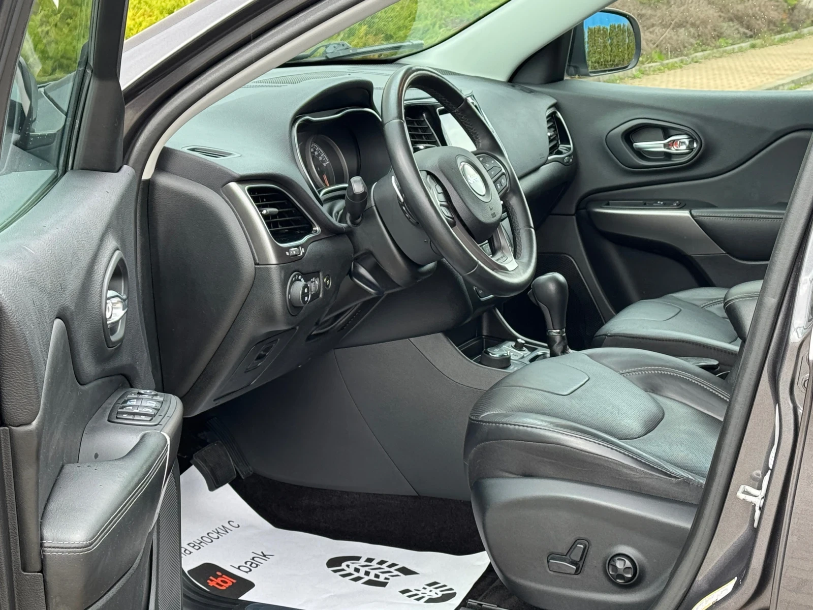 Jeep Cherokee 2.2D-AWD-KEYLESS-КАМЕРА-ПОДГРЕВ-НАВИ-160X.KM-НОВА! - изображение 8
