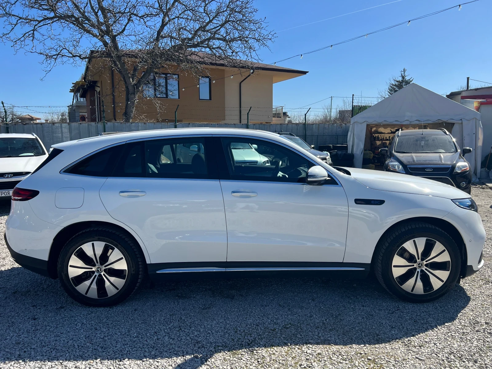 Mercedes-Benz EQC 400 AMG* 4MATIC* 2022* Distronik* , снимка 5 - Автомобили и джипове - 53878295