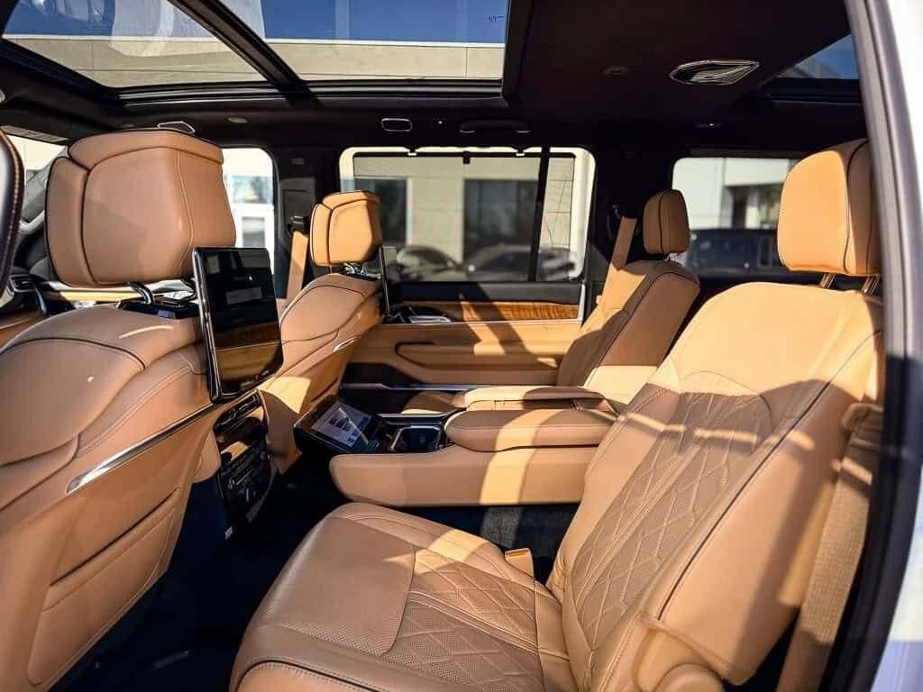 Jeep Grand Wagoneer * Series III | SERIES 3 | HEAVY DUTY TOW PKG | DUA, снимка 14 - Автомобили и джипове - 54114807