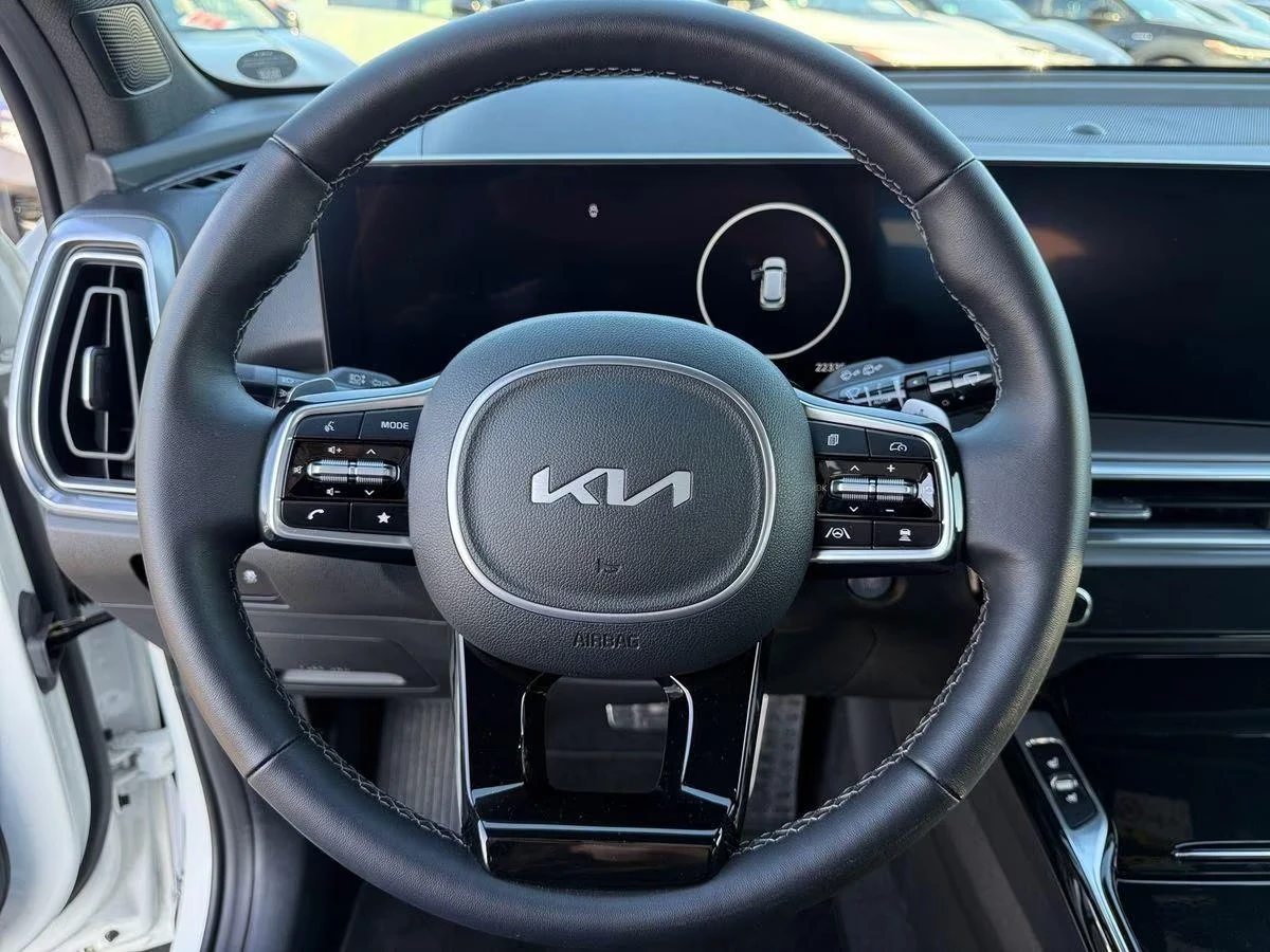 Kia Sorento 1.6HEV/215HP/PLATINUM/360/4X4/7SEAT/PANO/BOSE/397z, снимка 6 - Автомобили и джипове - 54439898