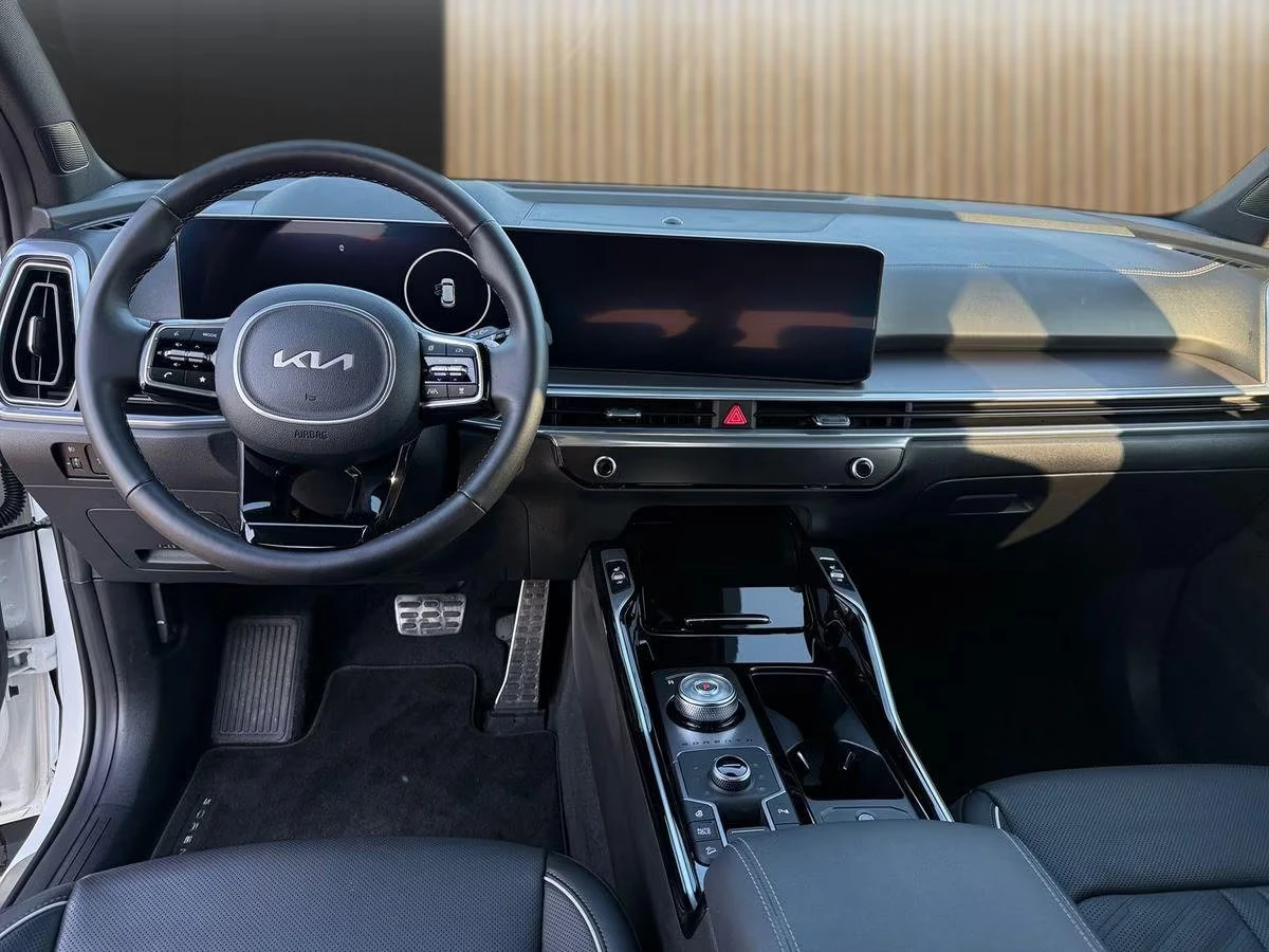 Kia Sorento 1.6HEV/215HP/PLATINUM/360/4X4/7SEAT/PANO/BOSE/397z, снимка 8 - Автомобили и джипове - 54439898