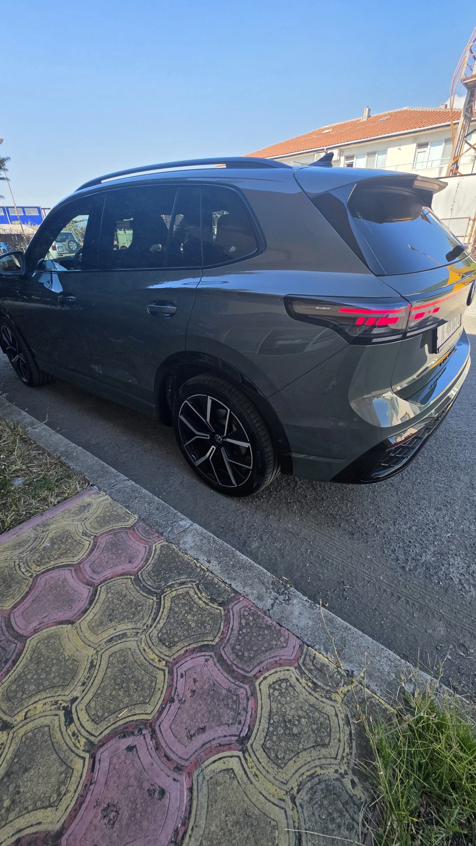 VW Tiguan, снимка 14 - Автомобили и джипове - 55671128