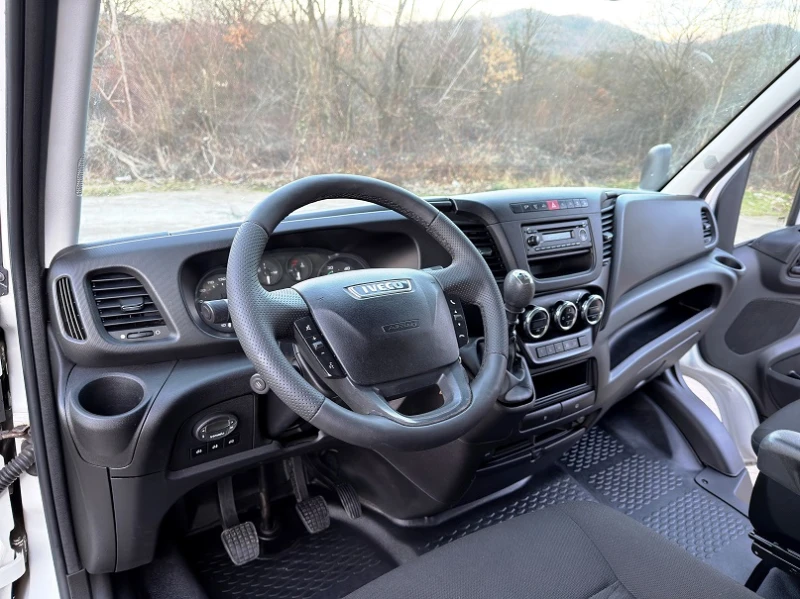 Iveco Daily 35-170* 3.0L* БОРД* КЛИМА* ВЪЗГЛАВНИЦИ* 3.5т N1, снимка 10 - Бусове и автобуси - 53406630