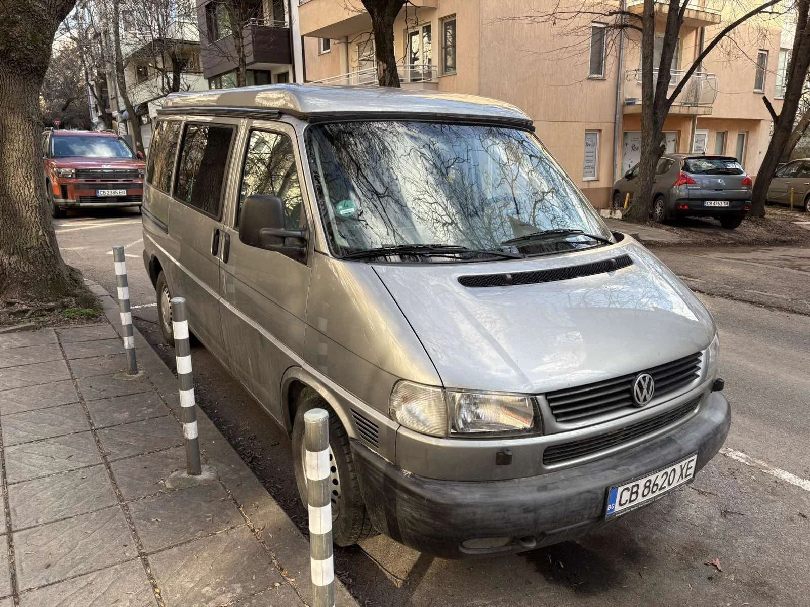 VW Multivan 2.5i-КЕМПЕР, снимка 2 - Бусове и автобуси - 54030396