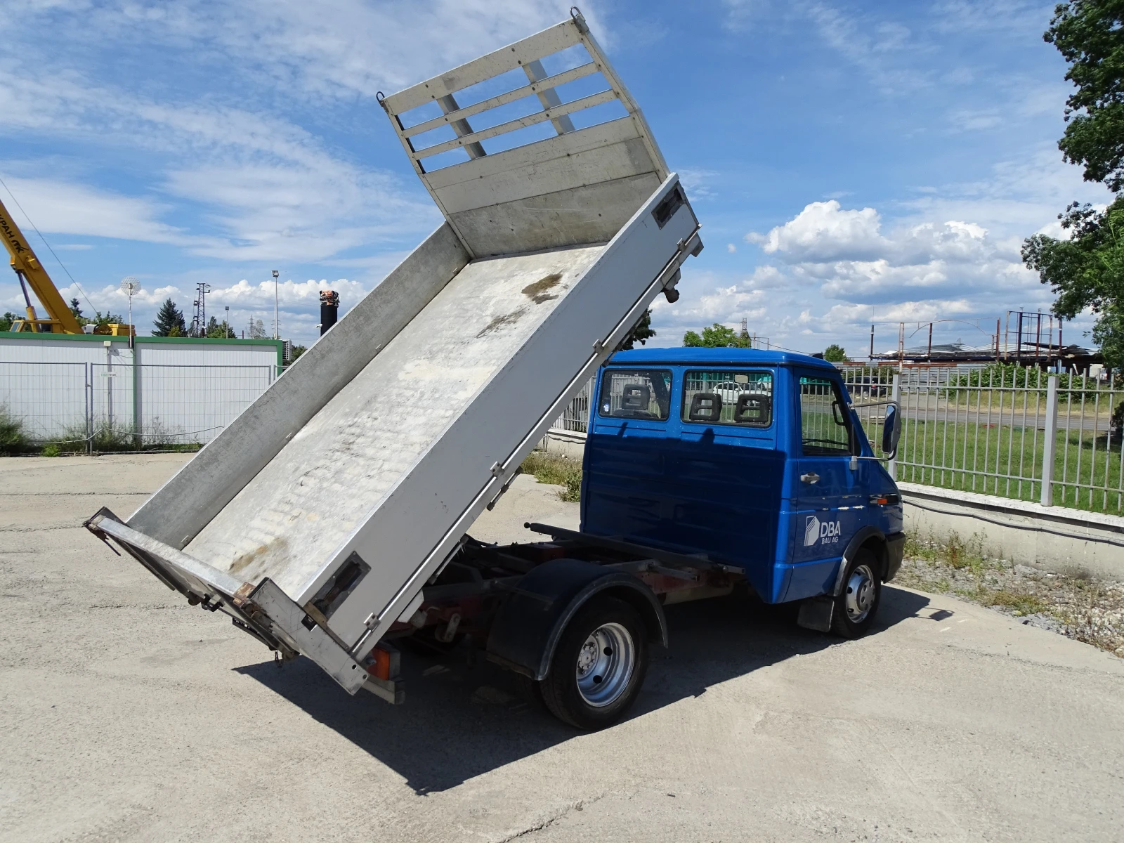 Iveco Daily 35C12  КАТ. * Б* НОВ ВНОС ОТ ШВЕЙЦАРИЯ , снимка 6 - Бусове и автобуси - 55222878