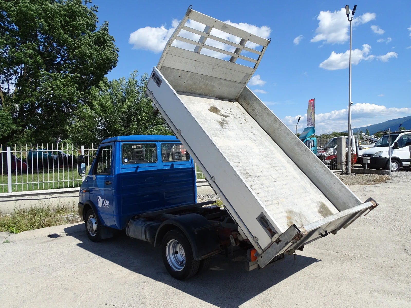 Iveco Daily 35C12  КАТ. * Б* НОВ ВНОС ОТ ШВЕЙЦАРИЯ , снимка 4 - Бусове и автобуси - 55222878
