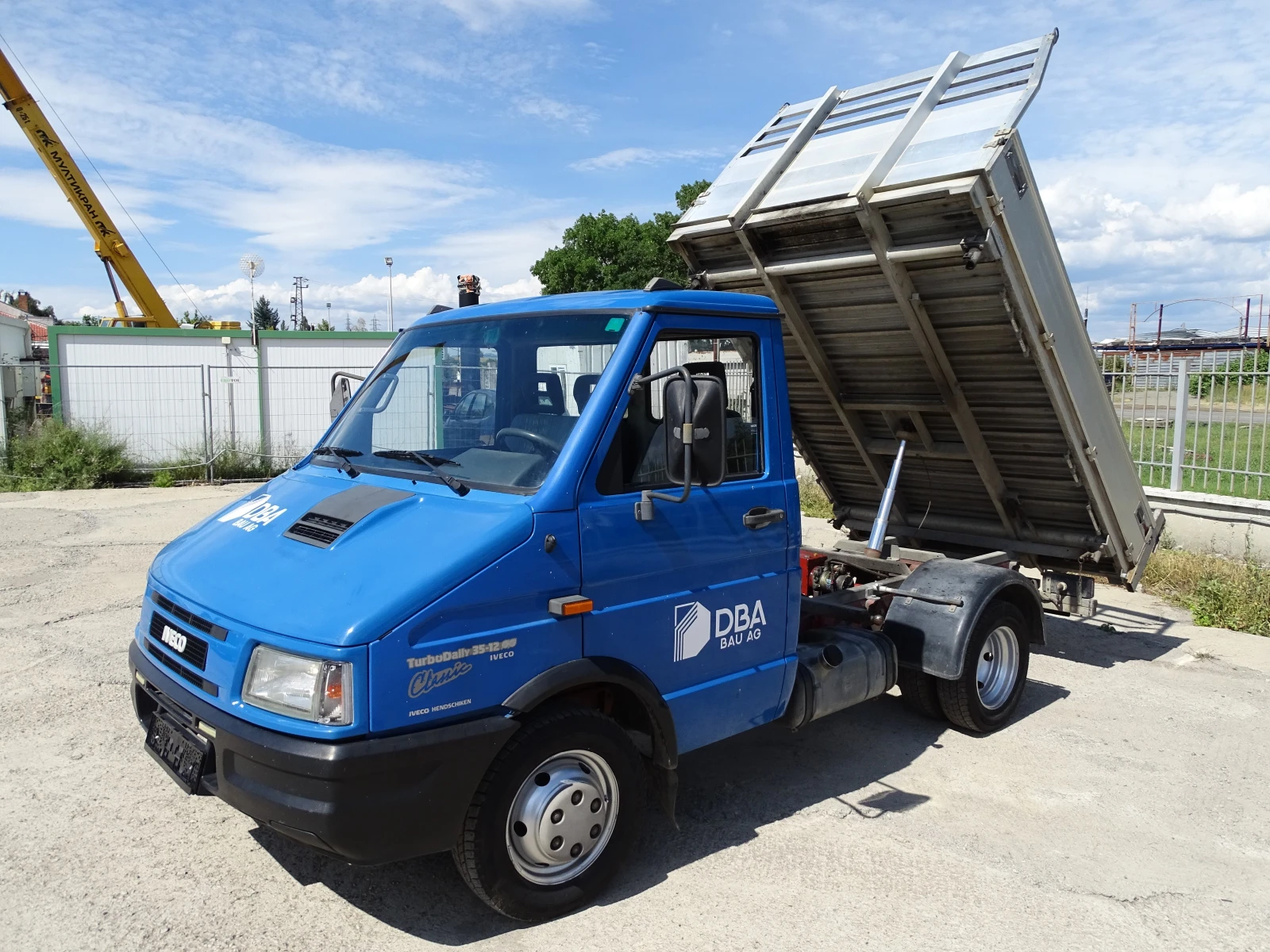 Iveco Daily 35C12  КАТ. * Б* НОВ ВНОС ОТ ШВЕЙЦАРИЯ , снимка 3 - Бусове и автобуси - 55222878