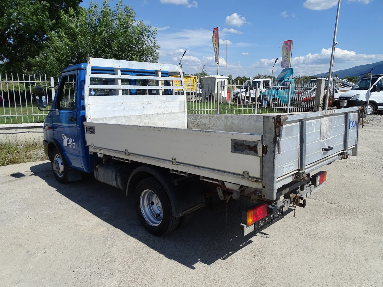 Iveco Daily 35C12  КАТ. * Б* НОВ ВНОС ОТ ШВЕЙЦАРИЯ , снимка 10 - Бусове и автобуси - 55222878