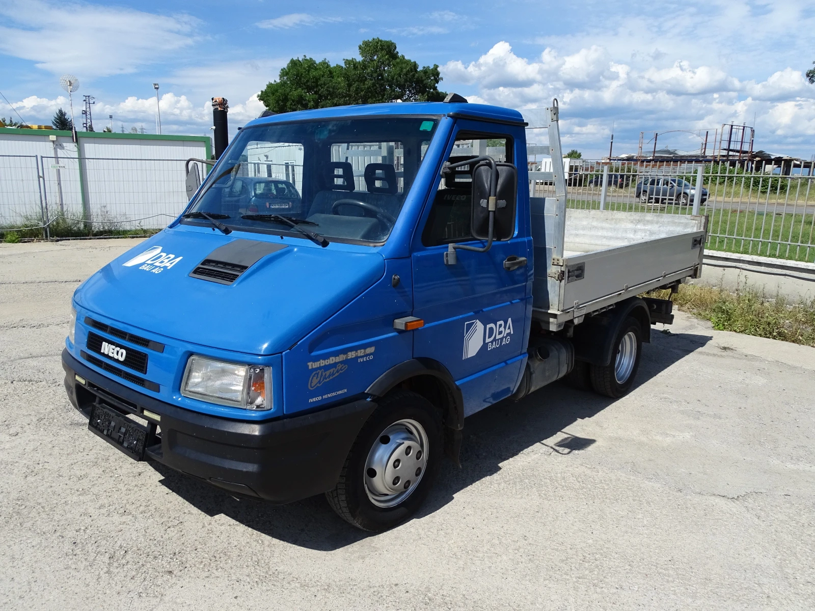 Iveco Daily 35C12  КАТ. * Б* НОВ ВНОС ОТ ШВЕЙЦАРИЯ , снимка 7 - Бусове и автобуси - 55222878