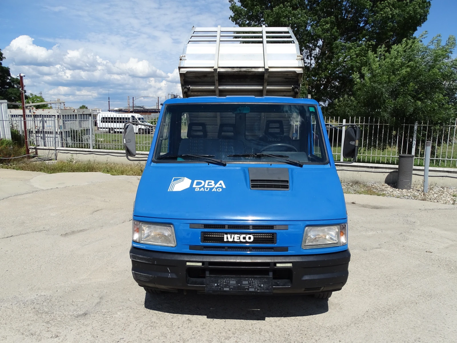 Iveco Daily 35C12  КАТ. * Б* НОВ ВНОС ОТ ШВЕЙЦАРИЯ , снимка 2 - Бусове и автобуси - 55222878