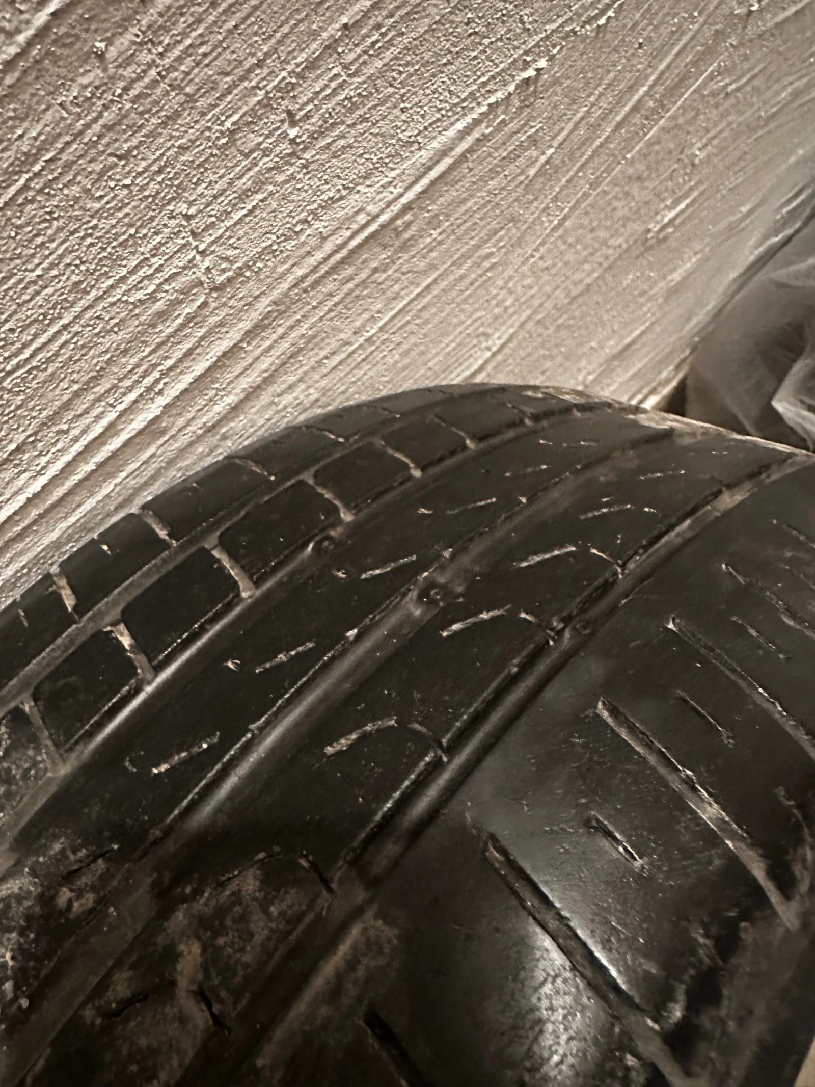Гуми Летни 205/55R17, снимка 2 - Гуми и джанти - 55982850