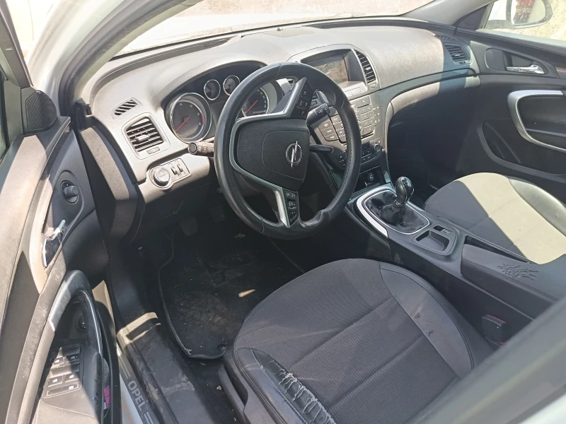 Opel Insignia, снимка 10 - Автомобили и джипове - 45613875