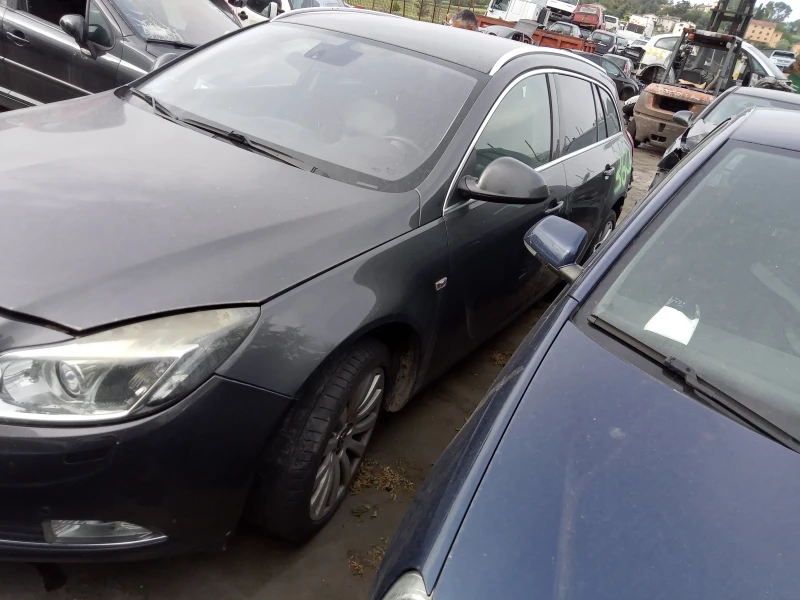 Opel Insignia, снимка 2 - Автомобили и джипове - 45613875