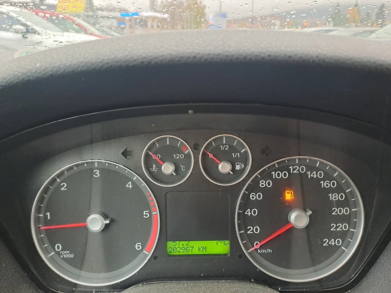 Ford Focus 1.6 TDCI, снимка 12 - Автомобили и джипове - 47970650