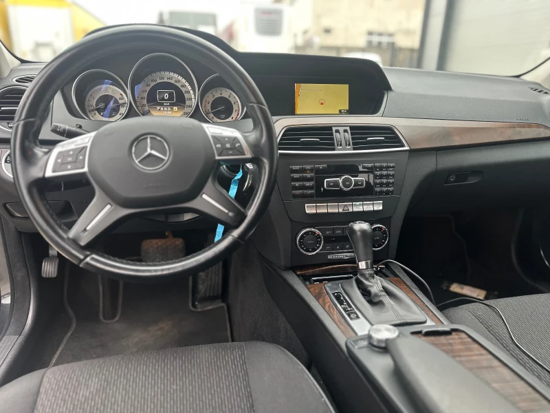 Mercedes-Benz C 200 Top!!!, снимка 14 - Автомобили и джипове - 48247234