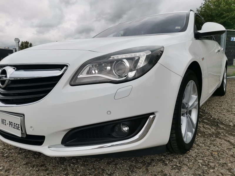 Opel Insignia Sports tourer, снимка 1 - Автомобили и джипове - 48949402