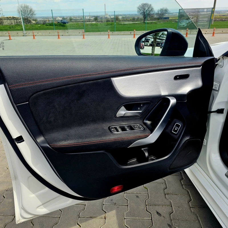 Mercedes-Benz CLA 220 AMG, снимка 14 - Автомобили и джипове - 51249401