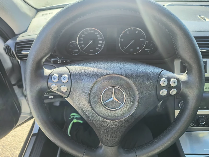 Mercedes-Benz C 220, снимка 9 - Автомобили и джипове - 52296050