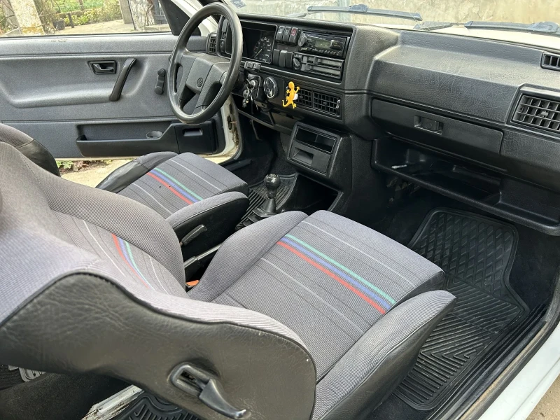 VW Golf Хечбек, снимка 8 - Автомобили и джипове - 52726575