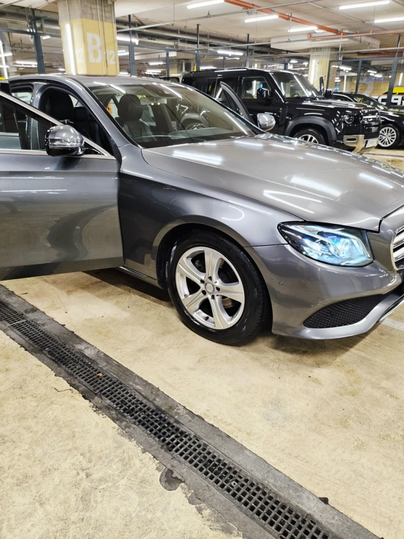 Mercedes-Benz E 220, снимка 3 - Автомобили и джипове - 52856865