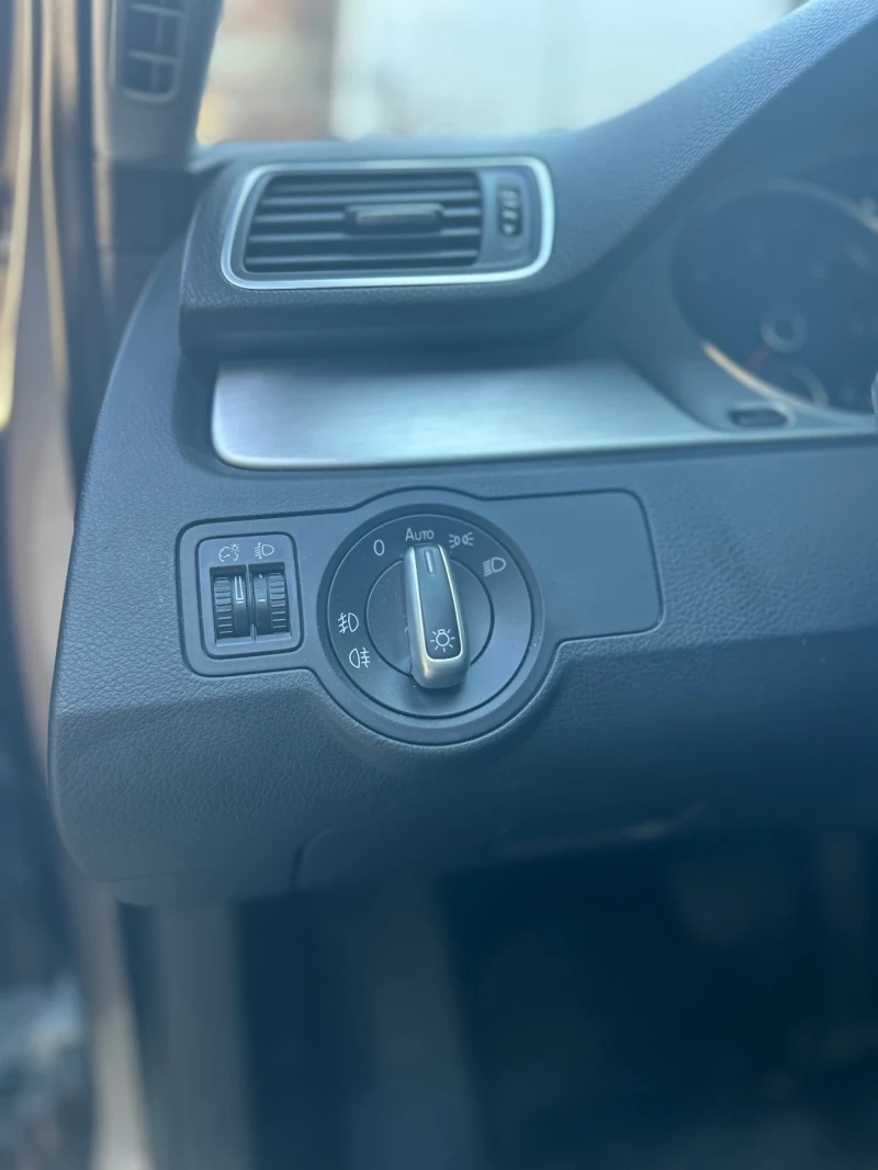 VW Passat B7 Highline, снимка 10 - Автомобили и джипове - 52859169