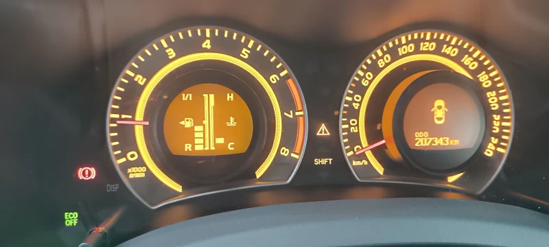 Toyota Auris, снимка 6 - Автомобили и джипове - 53050886