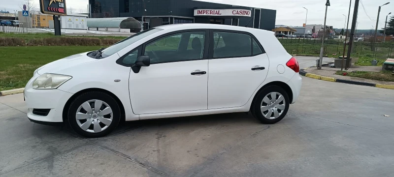 Toyota Auris, снимка 9 - Автомобили и джипове - 53050886