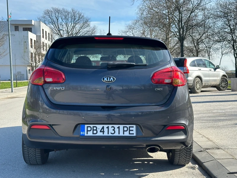Kia Ceed 1.6 GRDI, снимка 3 - Автомобили и джипове - 53401805