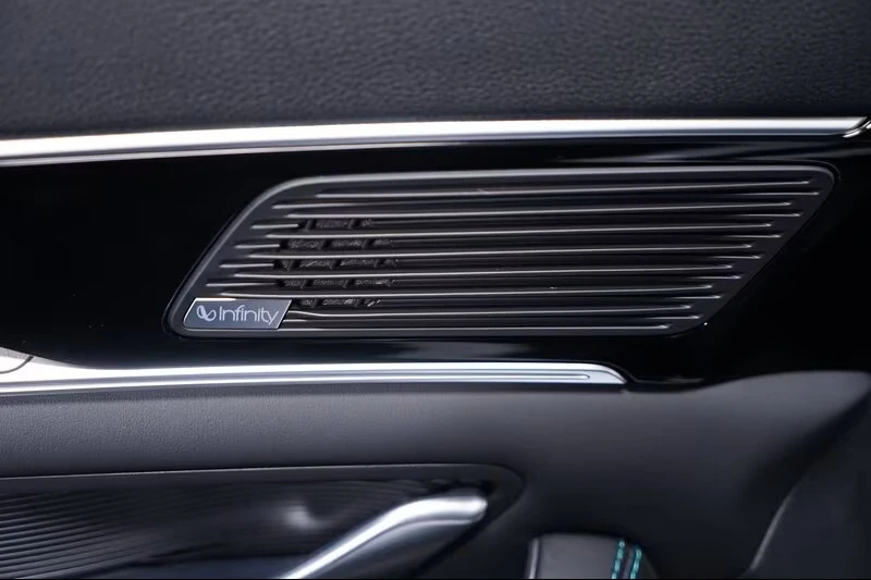 BYD Seal U HUD/360 CAMERA/PANO , снимка 13 - Автомобили и джипове - 51832040