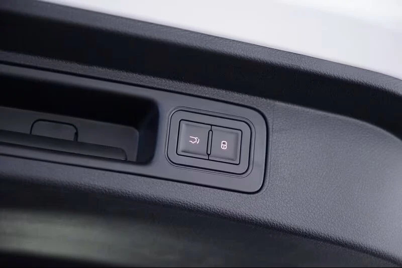 BYD Seal U HUD/360 CAMERA/PANO , снимка 14 - Автомобили и джипове - 51832040