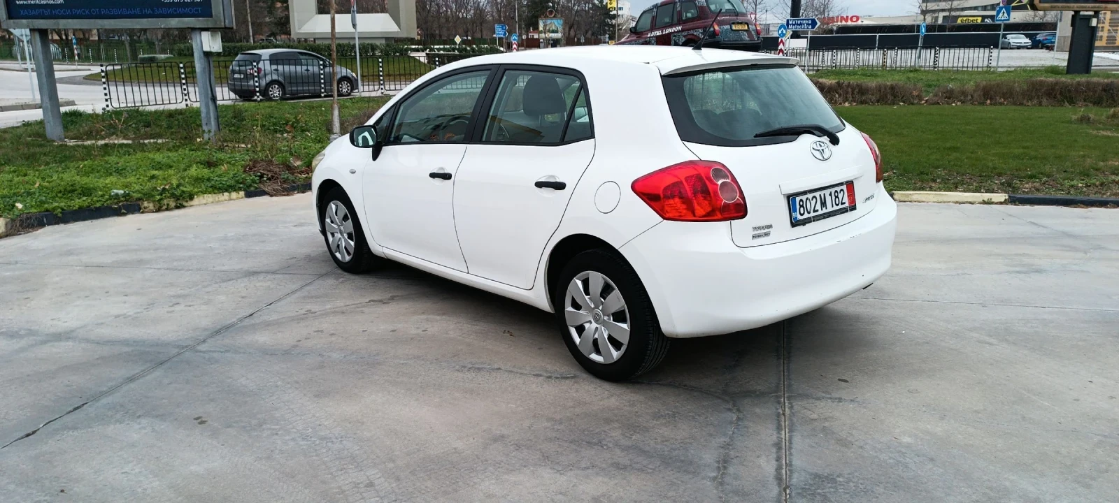 Toyota Auris  - изображение 7