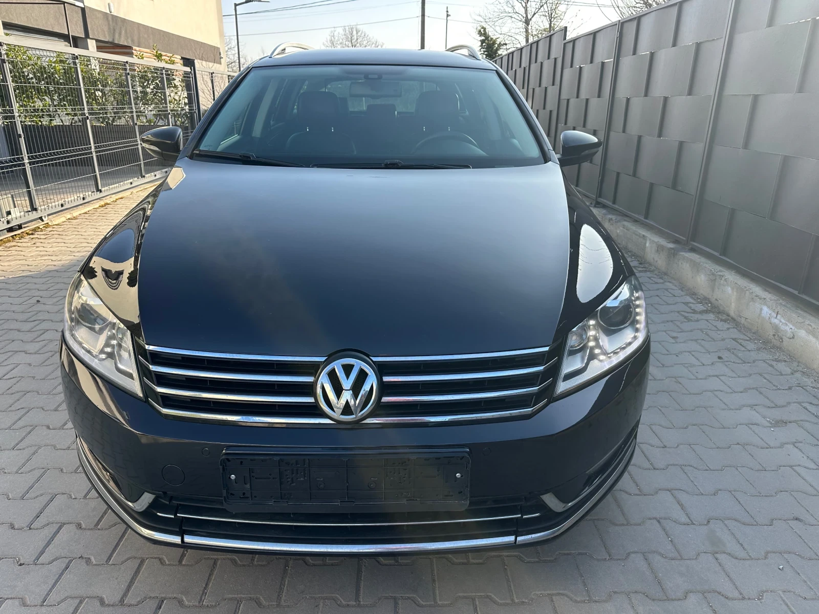 VW Passat 2.0-TDI-АВТОМАТИК-КОЖА, снимка 2 - Автомобили и джипове - 53840440