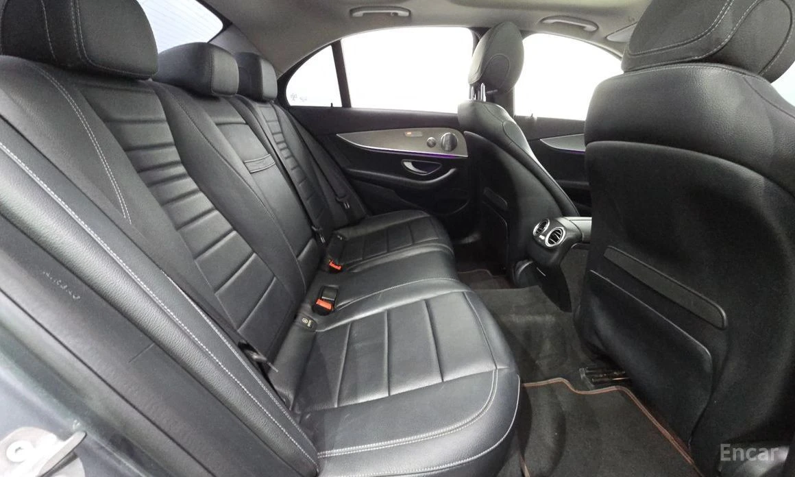 Mercedes-Benz E 300, снимка 12 - Автомобили и джипове - 53972795