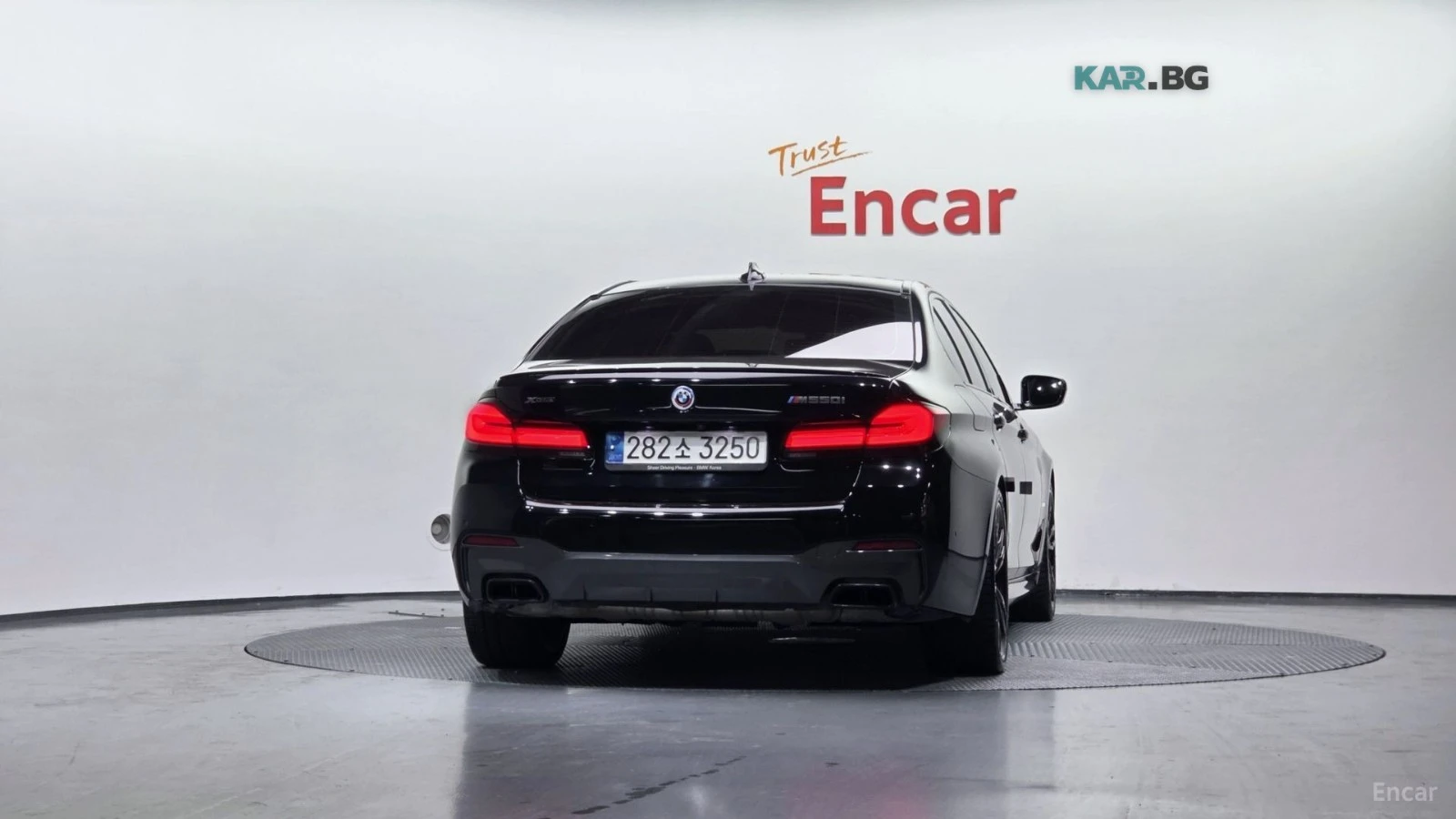 BMW 550 I / XDRIVE / M PKG / BOWERS / DISTRONIC / LASER, снимка 4 - Автомобили и джипове - 54670144