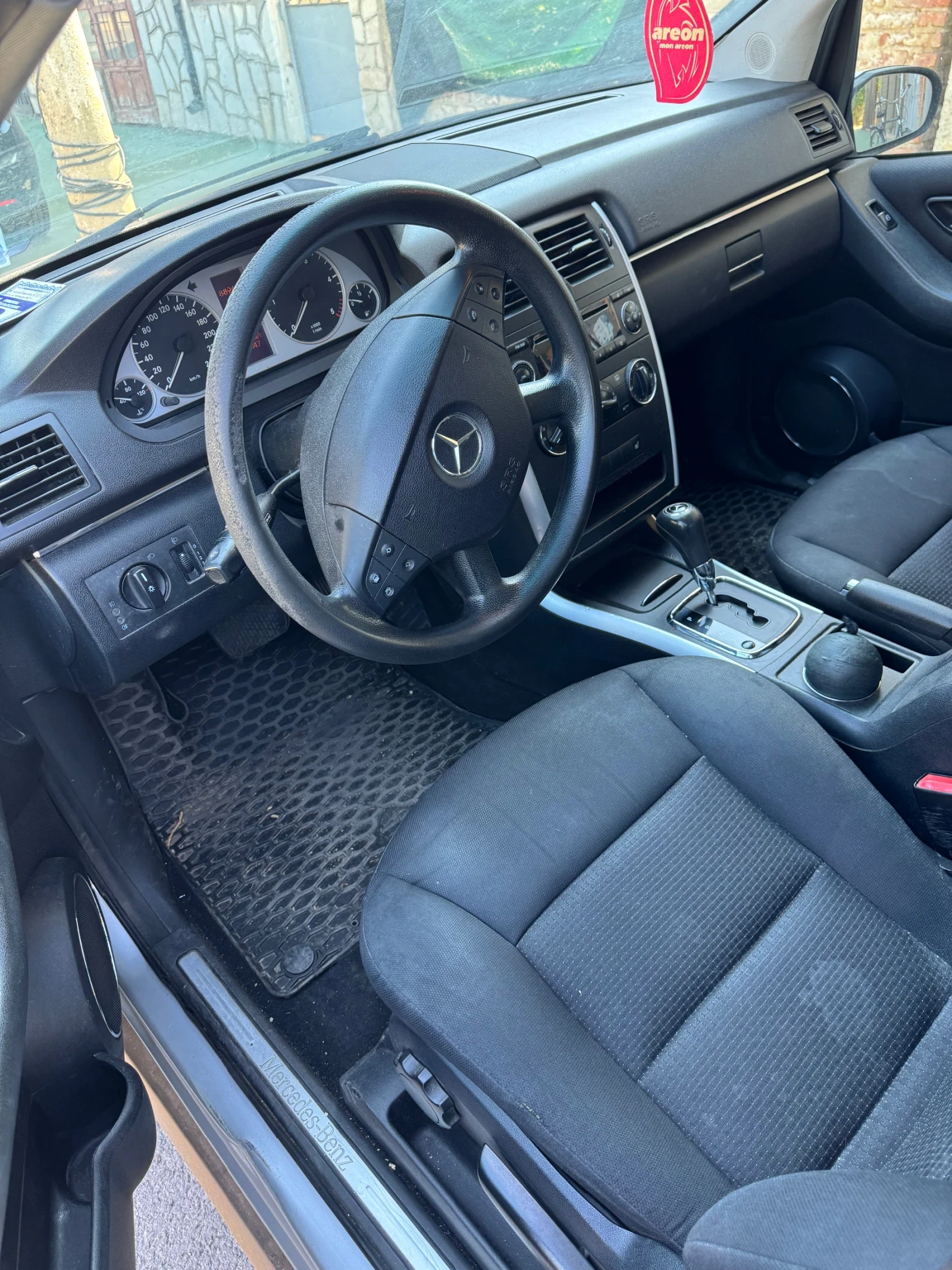 Mercedes-Benz B 180, снимка 5 - Автомобили и джипове - 54854811